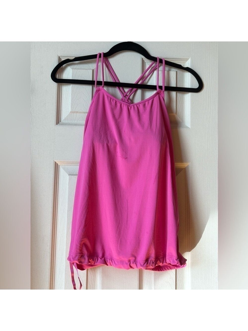 Lululemon Athletica Make A Move Tank Top Barbie Pink Size 4 with Shelf Bra EUC